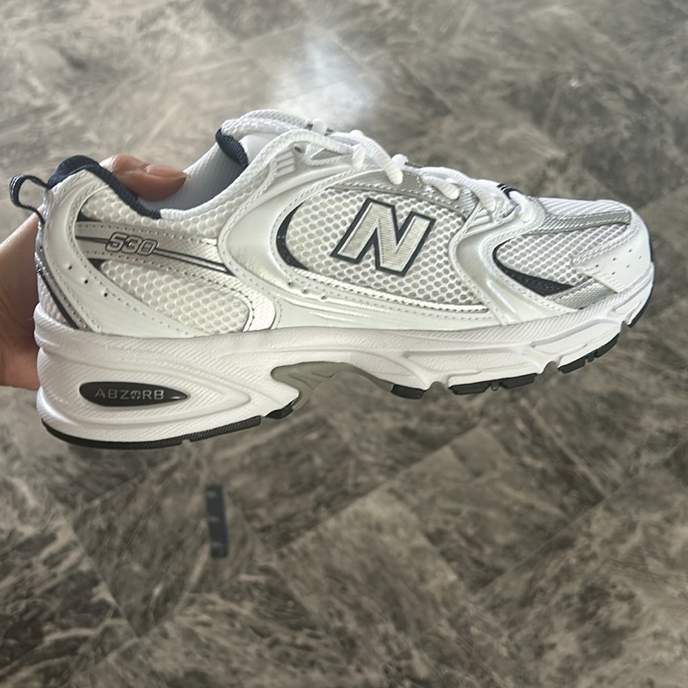 New Balance 530. White and Blue.
